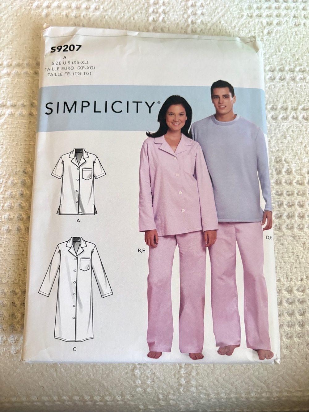 Simplicity Pattern S9207 A for Unisex Nightshirt, Pajama Tops, and Pajama Bottom